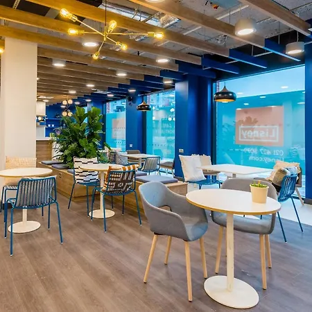 Destiny Student - Broga House קורק